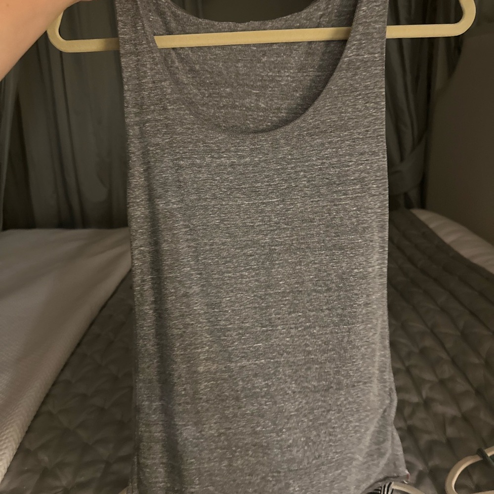 Vimmia Gray Tank Top with Sleek Design